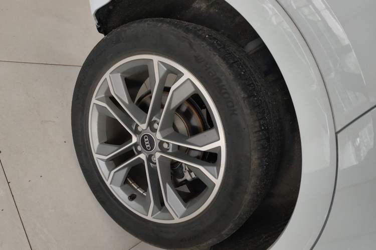 Used Audi Q3 2024 40 TFSI Fashion Dynamic Model Exterior 5