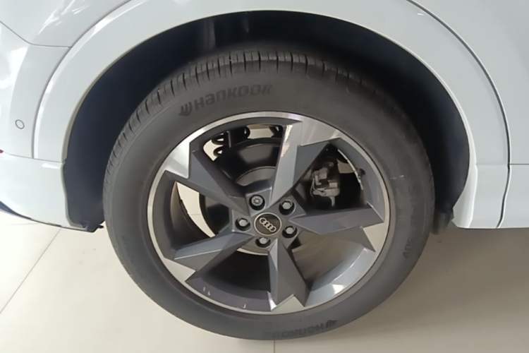 Used Audi Q3 2024 35 TFSI Fashion Dynamic Edition Exterior 5