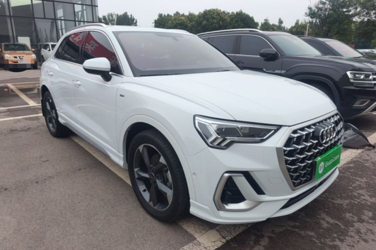 Used Audi Q3 2024 35 TFSI Fashion Dynamic Edition Front Right 45 Deg