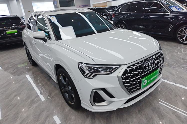 Used Audi Q3 2024 35 TFSI Fashion Dynamic Edition Front Right 45 Deg