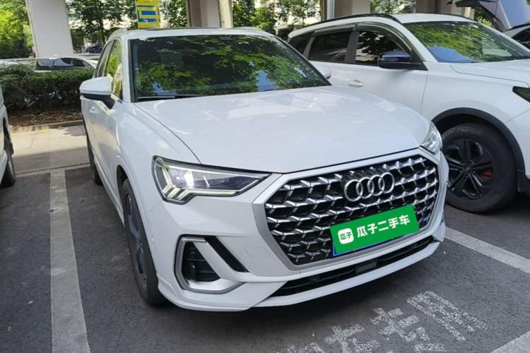 Used Audi Q3 2024 35 TFSI Fashion Dynamic Edition Front Right 45 Deg