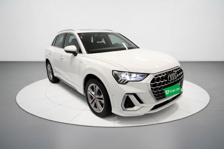 Used Audi Q3 2024 40 TFSI Fashion Dynamic Model Front Right 45 Deg