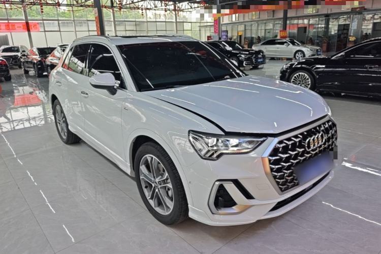 Used Audi Q3 2024 40 TFSI Fashion Dynamic Model Front Right 45 Deg