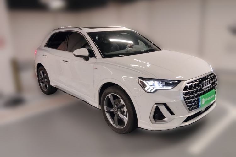 Used Audi Q3 2024 35 TFSI Fashion Dynamic Edition Front Right 45 Deg