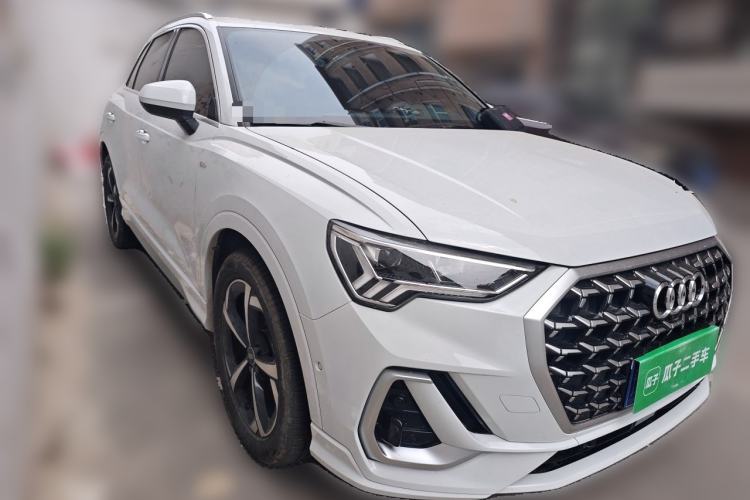 Used Audi Q3 2024 35 TFSI Fashion Dynamic Edition Front Right 45 Deg