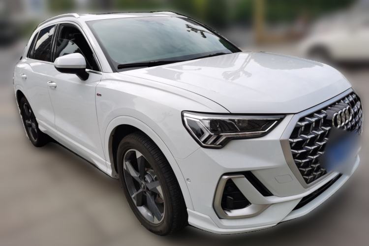 Used Audi Q3 2024 35 TFSI Fashion Dynamic Edition Front Right 45 Deg