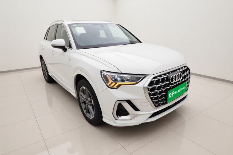 Used Audi Q3 2024 35 TFSI Ambition Dynamic Edition Front Right 45 Deg