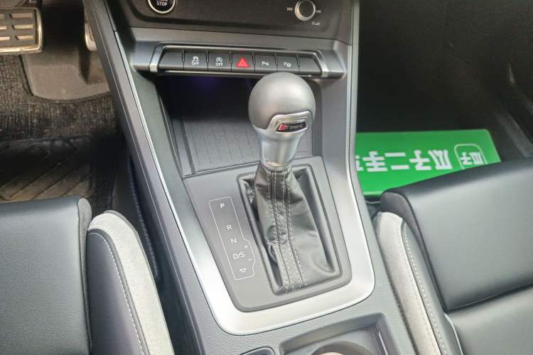 Used Audi Q3 2024 35 TFSI Fashion Dynamic Edition Gear Lever