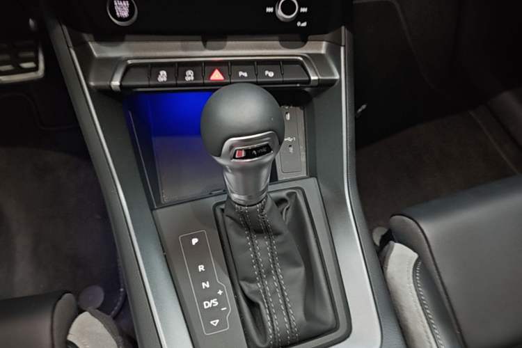 Used Audi Q3 2024 35 TFSI Fashion Dynamic Edition Gear Lever