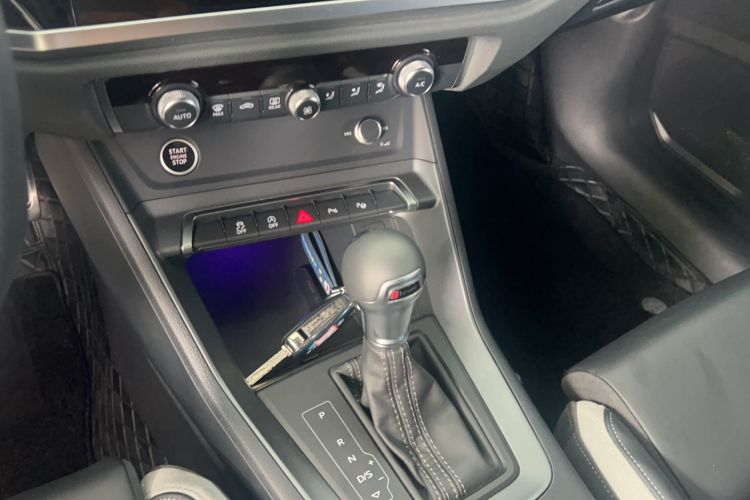 Used Audi Q3 2024 35 TFSI Fashion Dynamic Edition Gear Lever
