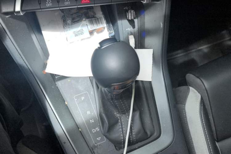 Used Audi Q3 2024 35 TFSI Fashion Dynamic Edition Gear Lever
