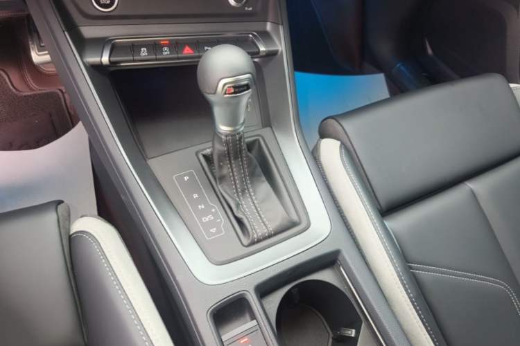 Used Audi Q3 2024 35 TFSI Fashion Dynamic Edition Gear Lever