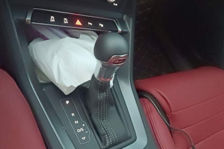 Used Audi Q3 2024 35 TFSI Fashion Dynamic Edition Gear Lever