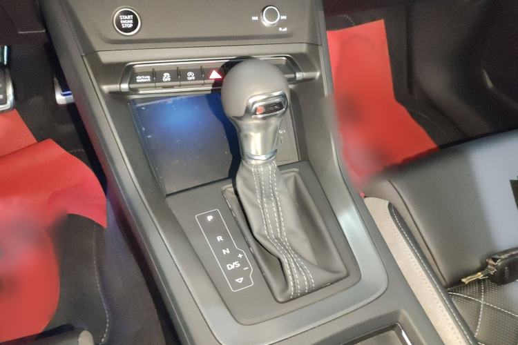 Used Audi Q3 2024 40 TFSI Fashion Dynamic Model Gear Lever