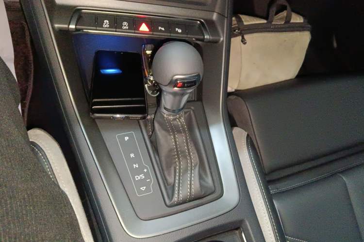 Used Audi Q3 2024 35 TFSI Fashion Dynamic Edition Gear Lever
