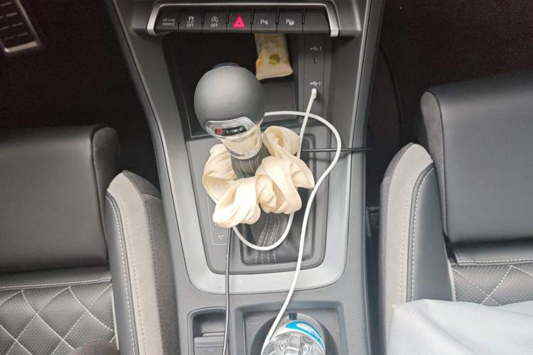 Used Audi Q3 2024 40 TFSI Fashion Dynamic Model Gear Lever