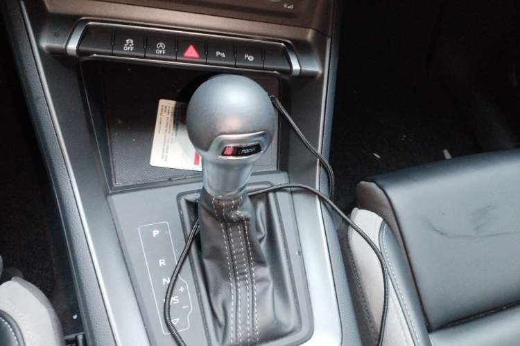 Used Audi Q3 2024 35 TFSI Fashion Dynamic Edition Gear Lever