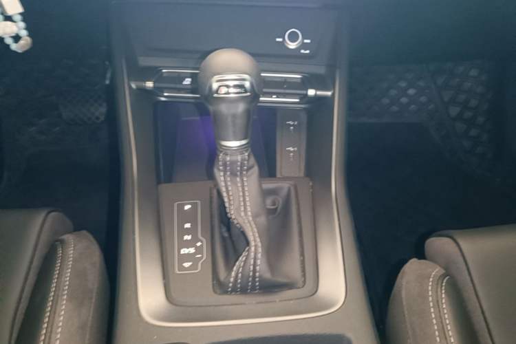 Used Audi Q3 2024 35 TFSI Ambition Dynamic Edition Gear Lever