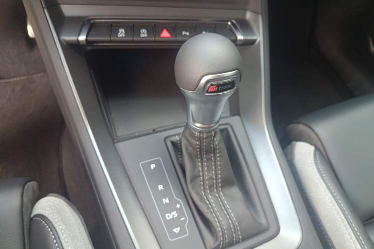 Used Audi Q3 2024 35 TFSI Fashion Dynamic Edition Gear Lever
