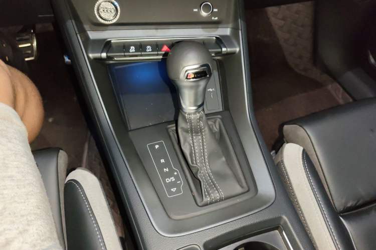 Used Audi Q3 2024 35 TFSI Fashion Dynamic Edition Gear Lever