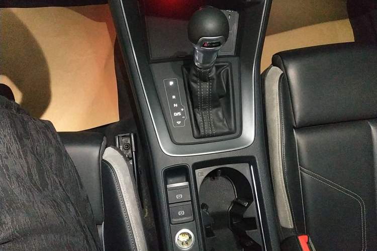 Used Audi Q3 2024 35 TFSI Fashion Dynamic Edition Gear Lever