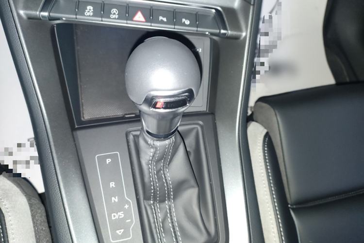 Used Audi Q3 2024 35 TFSI Fashion Dynamic Edition Gear Lever