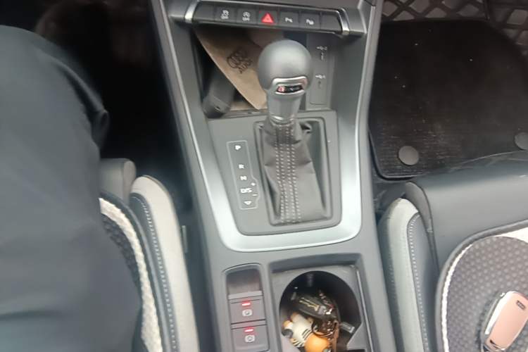 Used Audi Q3 2024 35 TFSI Fashion Dynamic Edition Gear Lever
