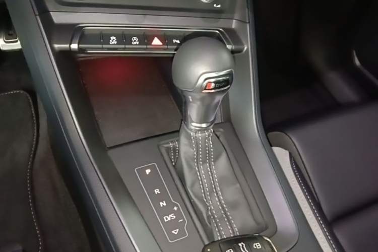 Used Audi Q3 2024 35 TFSI Fashion Dynamic Edition Gear Lever