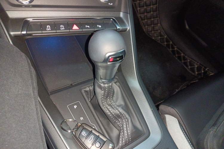 Used Audi Q3 2024 35 TFSI Fashion Dynamic Edition Gear Lever