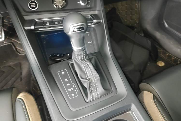Used Audi Q3 2024 35 TFSI Stylish and Elegant Edition Gear Lever