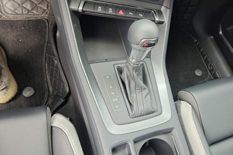 Used Audi Q3 2024 35 TFSI Fashion Dynamic Edition Gear Lever