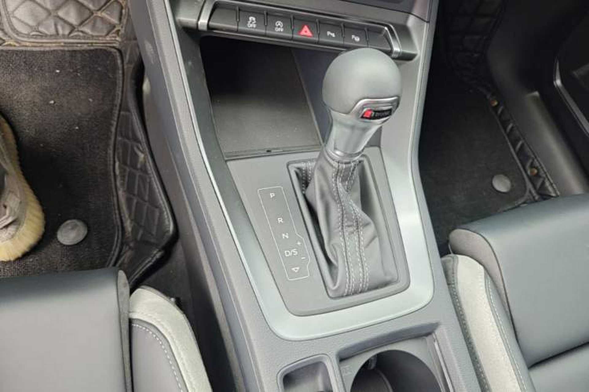 Used Audi Q3 2024 35 TFSI Fashion Dynamic Edition Gear Lever