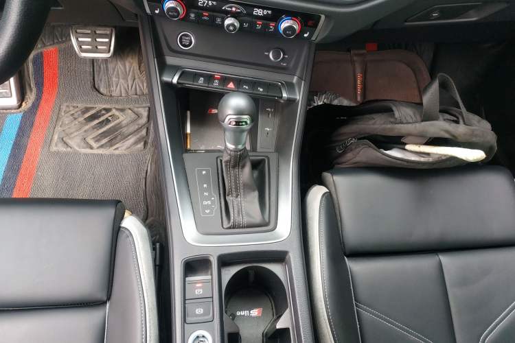 Used Audi Q3 2024 35 TFSI Fashion Dynamic Edition Gear Lever
