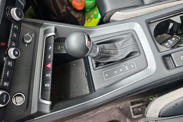 Used Audi Q3 2024 35 TFSI Fashion Dynamic Edition Gear Lever