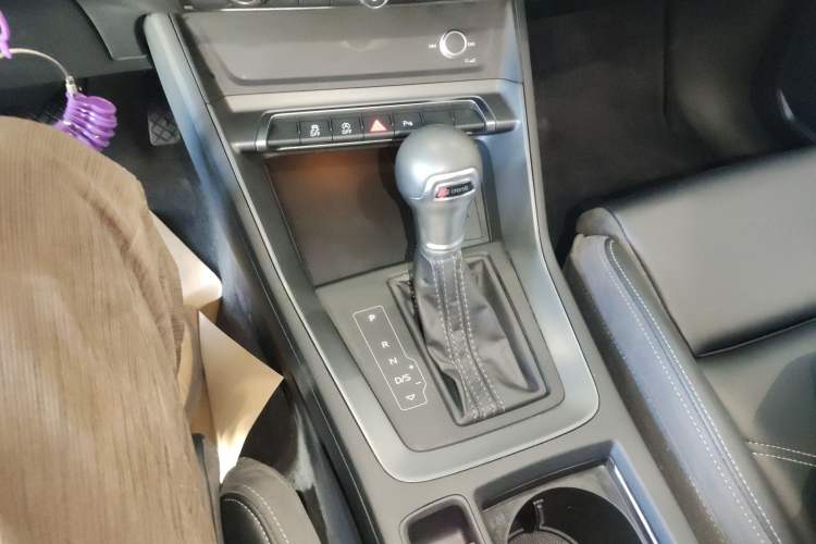 Used Audi Q3 2024 35 TFSI Ambition Dynamic Edition Gear Lever