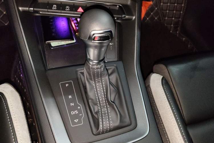 Used Audi Q3 2024 35 TFSI Fashion Dynamic Edition Gear Lever