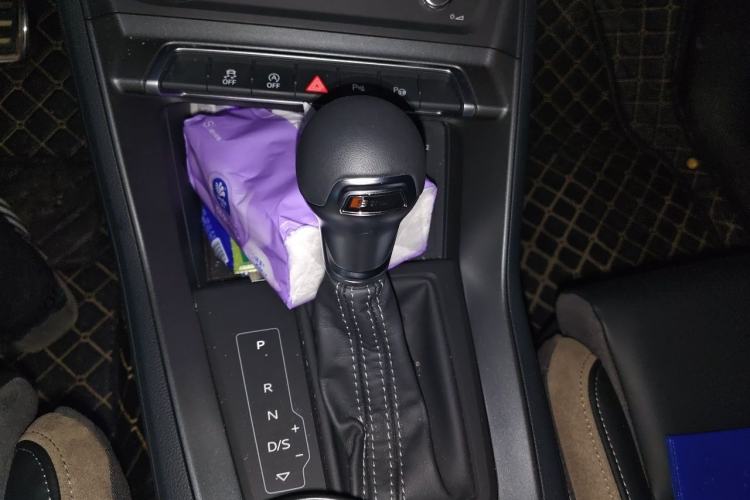 Used Audi Q3 2024 35 TFSI Stylish and Elegant Edition Gear Lever