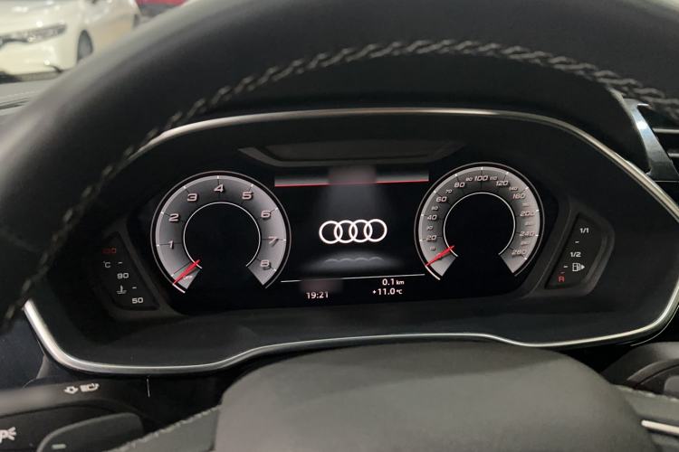 Used Audi Q3 2024 35 TFSI Fashion Dynamic Edition Instrument Cluster