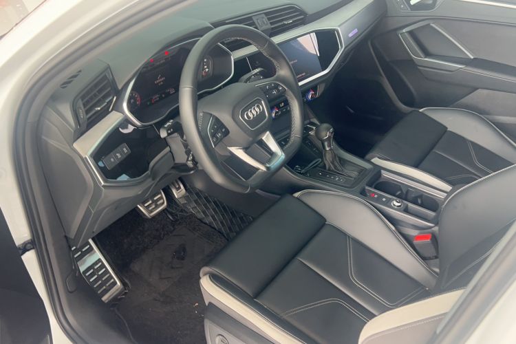 Used Audi Q3 2024 35 TFSI Fashion Dynamic Edition Interior 1