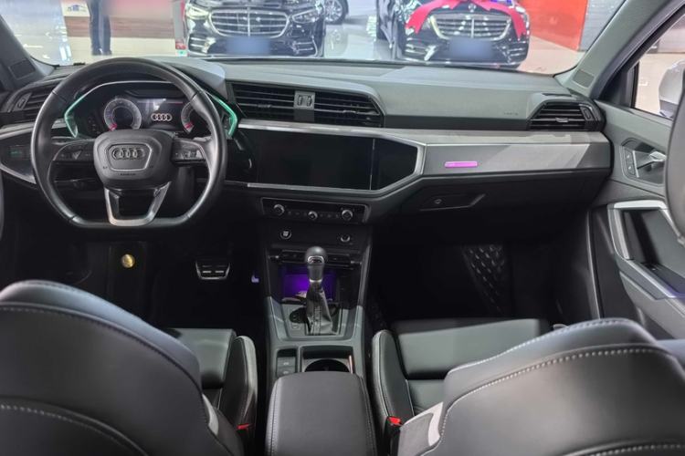 Used Audi Q3 2024 40 TFSI Fashion Dynamic Model Interior 1