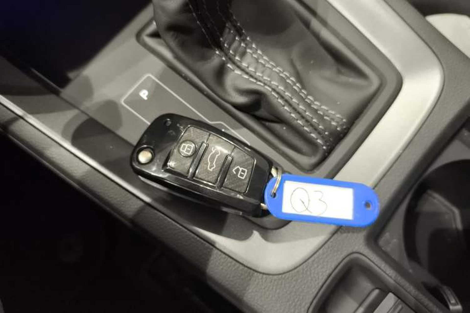 Used Audi Q3 2024 40 TFSI Fashion Dynamic Model Interior 1