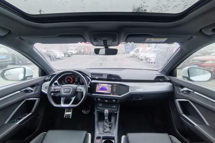 Used Audi Q3 2024 40 TFSI Fashion Dynamic Model Interior 1