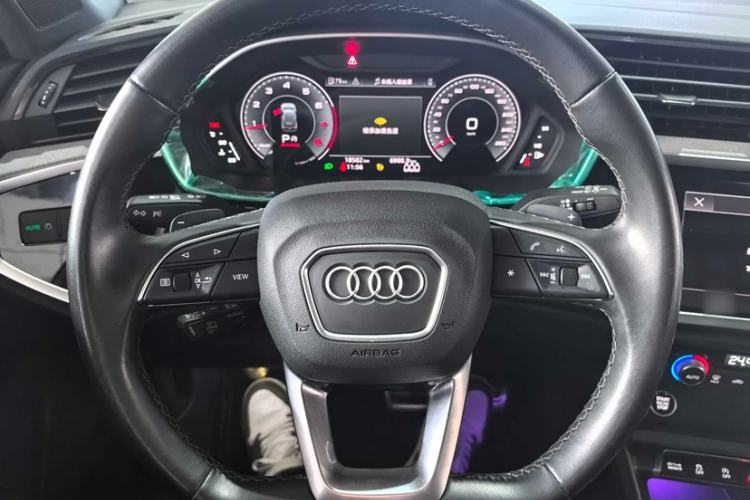 Used Audi Q3 2024 40 TFSI Fashion Dynamic Model Interior 2
