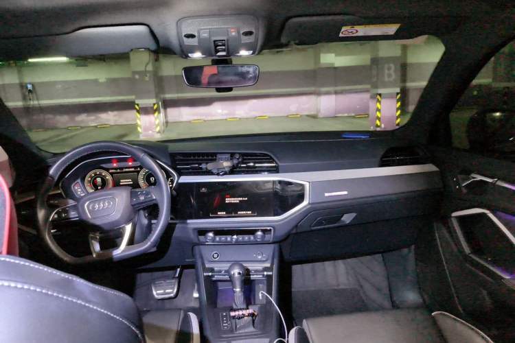 Used Audi Q3 2024 35 TFSI Fashion Dynamic Edition Interior 2
