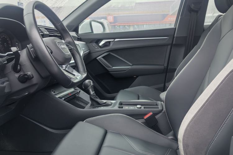 Used Audi Q3 2024 40 TFSI Fashion Dynamic Model Interior 2