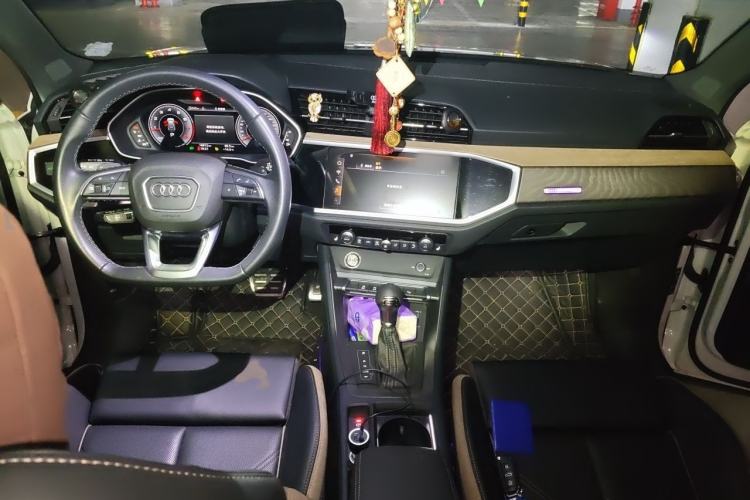 Used Audi Q3 2024 35 TFSI Stylish and Elegant Edition Interior 2