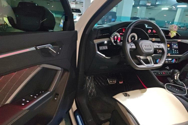 Used Audi Q3 2024 35 TFSI Fashion Dynamic Edition Interior 3