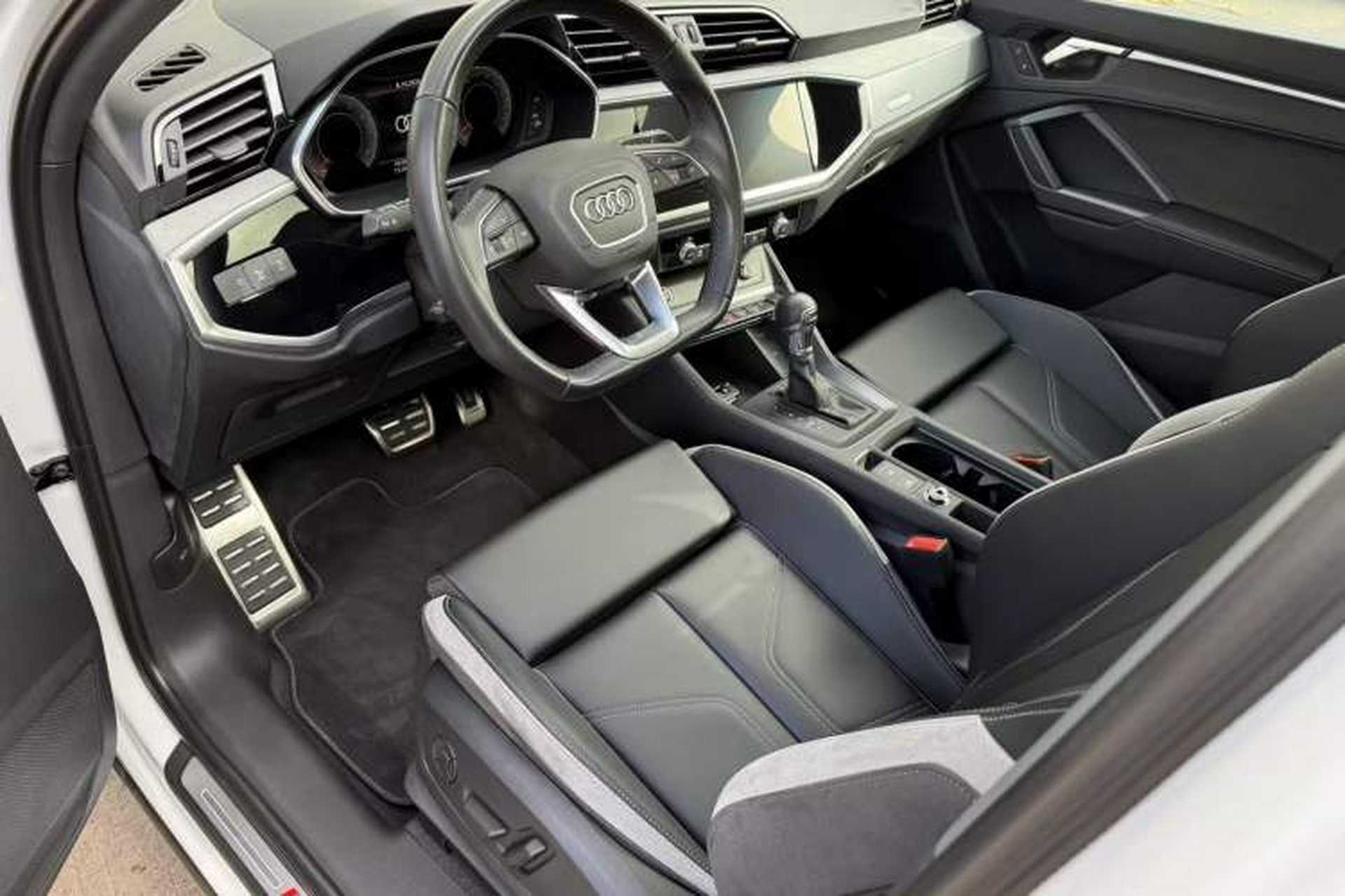 Used Audi Q3 2024 35 TFSI Fashion Dynamic Edition Interior 3