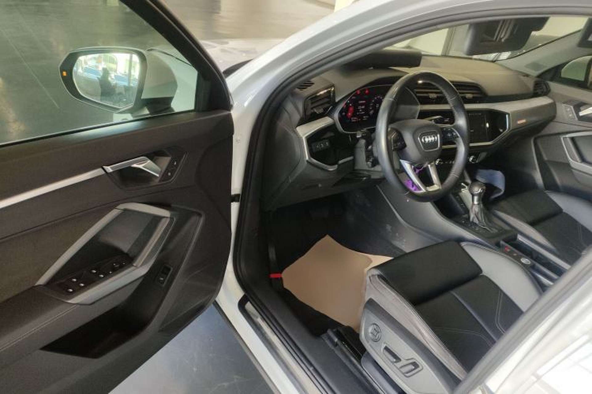 Used Audi Q3 2024 35 TFSI Ambition Dynamic Edition Interior 3