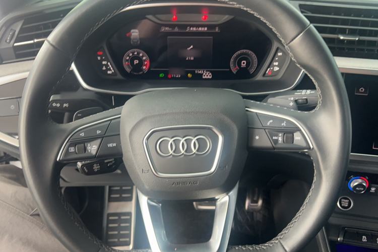 Used Audi Q3 2024 35 TFSI Fashion Dynamic Edition Interior 4
